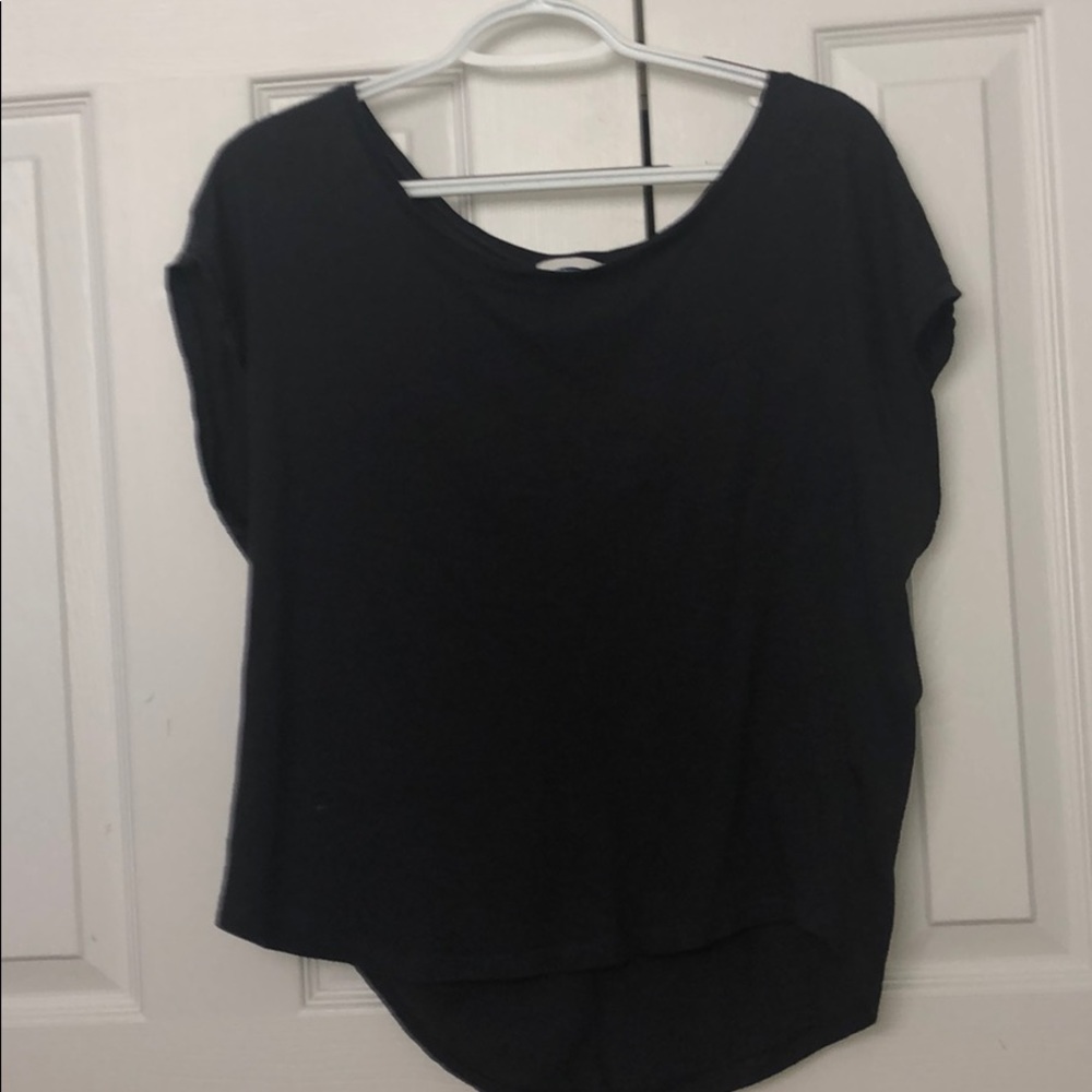 dark gray old navy tee